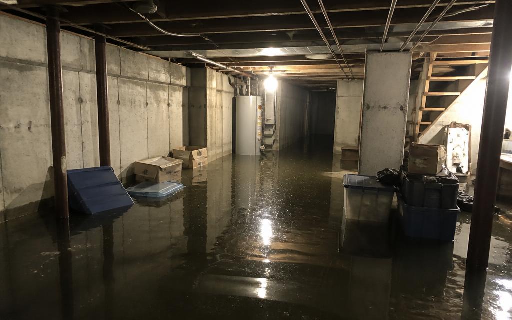 Flooded basement cleanup and water extraction in Denver